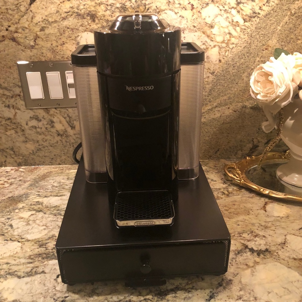 Nespresso Vertuo Evoluo Coffee and Espresso Machine by De'Longhi, Black